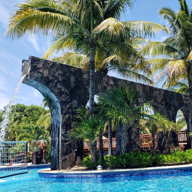 pool in riviera maya resort